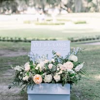 Welcome flower box